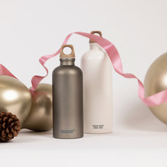 SIGG Traveller MyPlanet Lighter Plain 0,6 l, käytössä ulkona