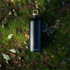 SIGG Traveller MyPlanet Direction Plain 1,0 l, käytössä ulkona