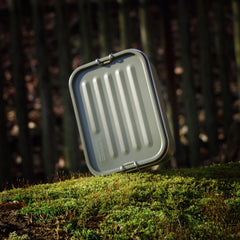 SIGG Gemstone Box eväsrasia Roasted Green, käytössä ulkona 2