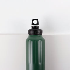 SIGG WMB Traveller Leaf G. Touch 1,5 l, käytössä ulkona