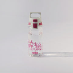 SIGG Total Clear One MyPlanet Berry, käyttökuva